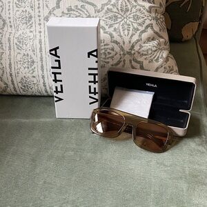 VEHLA Brown Gradient Lens Oversized Sunglasses